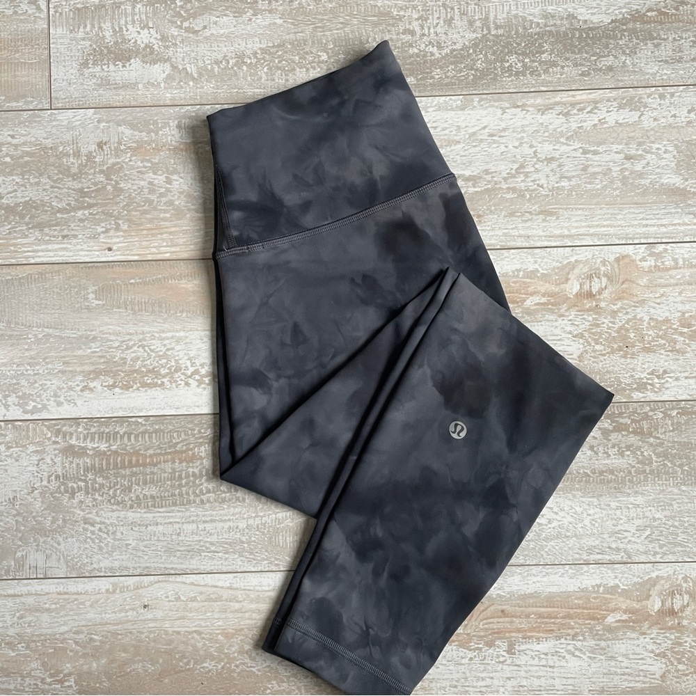 Lululemon Wunder Train high rise 25”